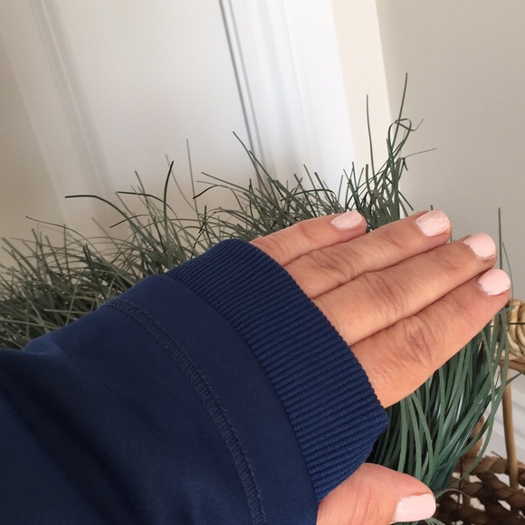 🛑SOLD🛑 Bench fleece lined sweatshirt - Picture 3 of 4